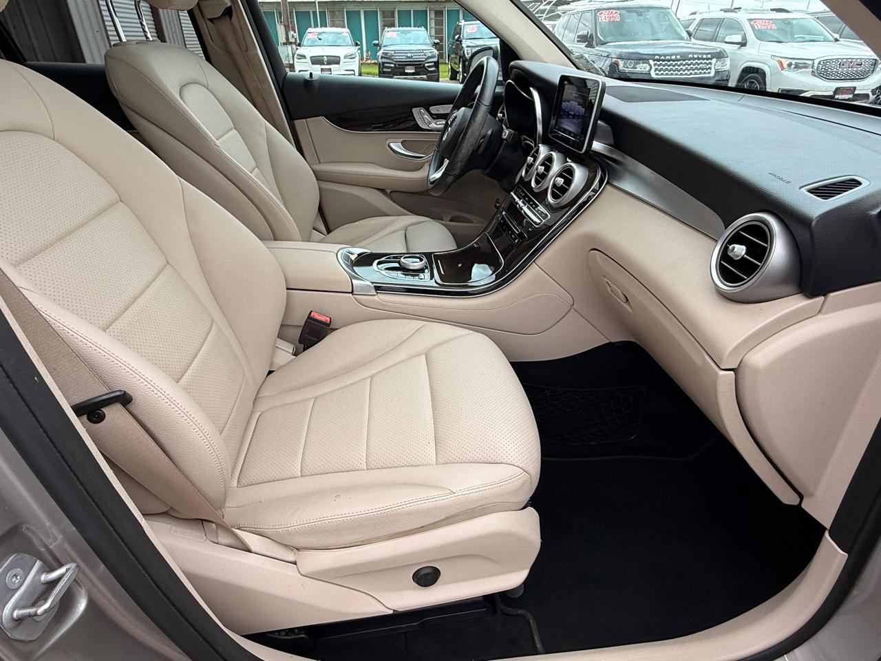 Mercedes-Benz GLC-Class GLC300 2019