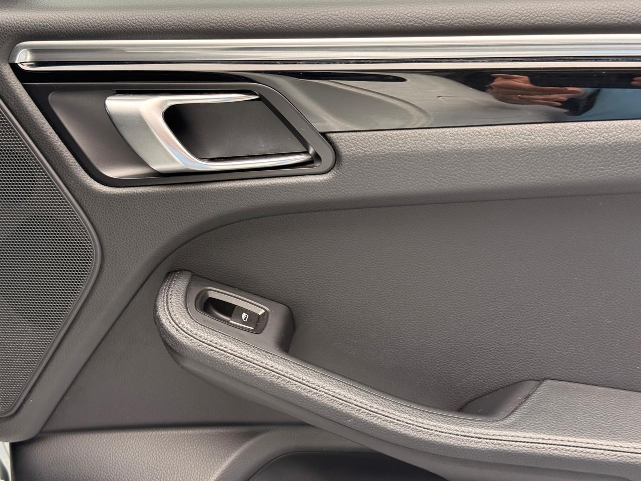 Porsche Macan Base 2019