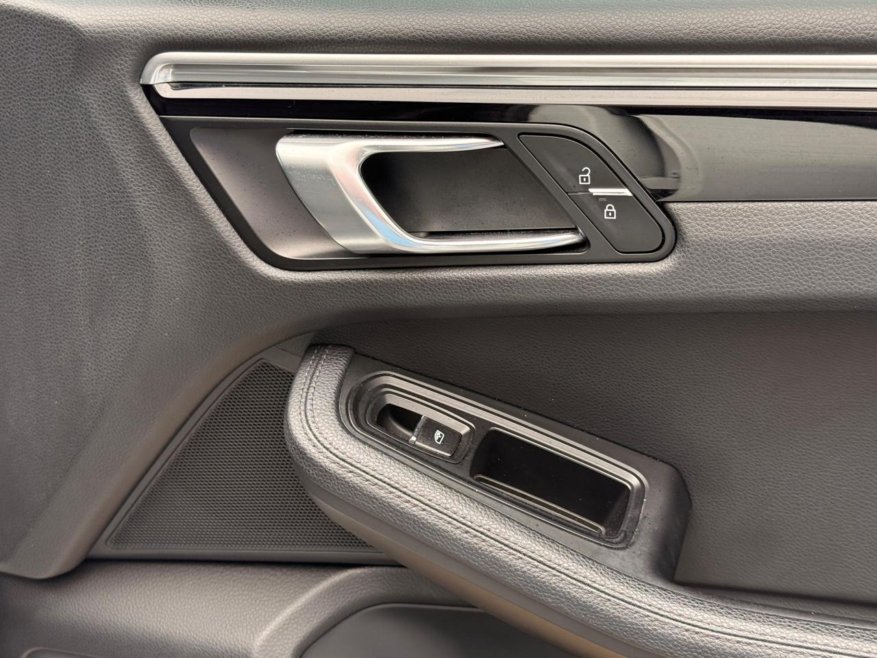 Porsche Macan Base 2019