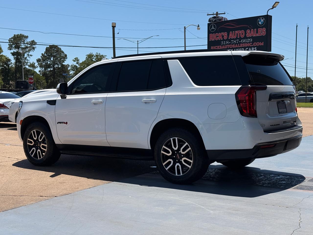 GMC Yukon AT4 2024