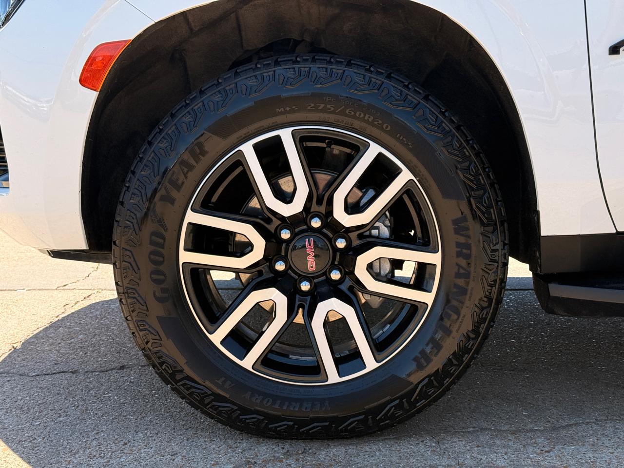 GMC Yukon AT4 2024