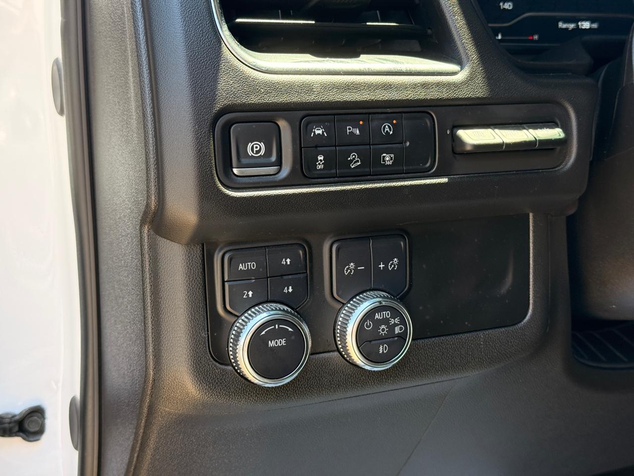 GMC Yukon AT4 2024