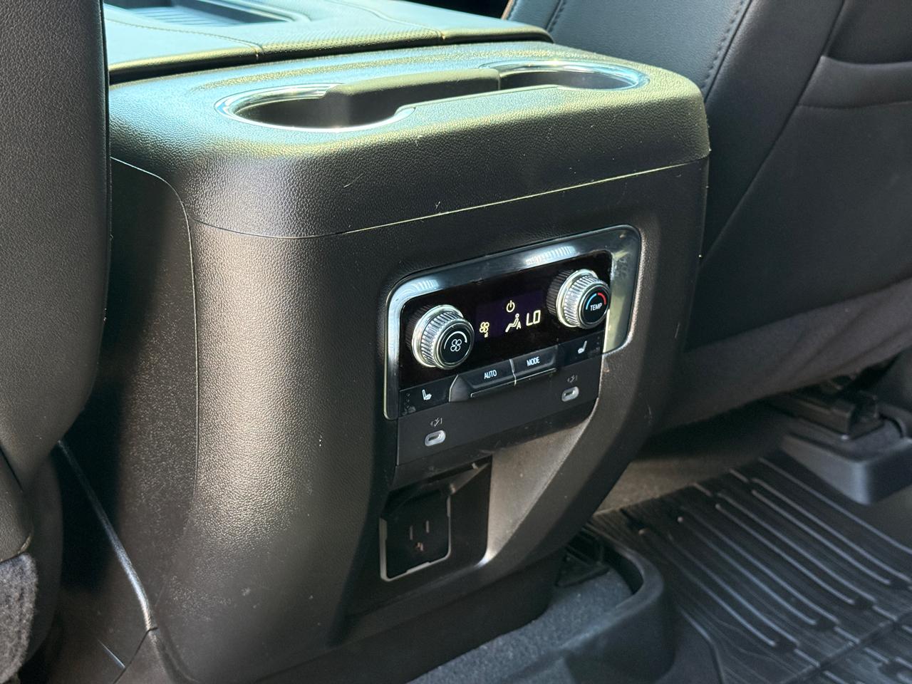 GMC Yukon AT4 2024