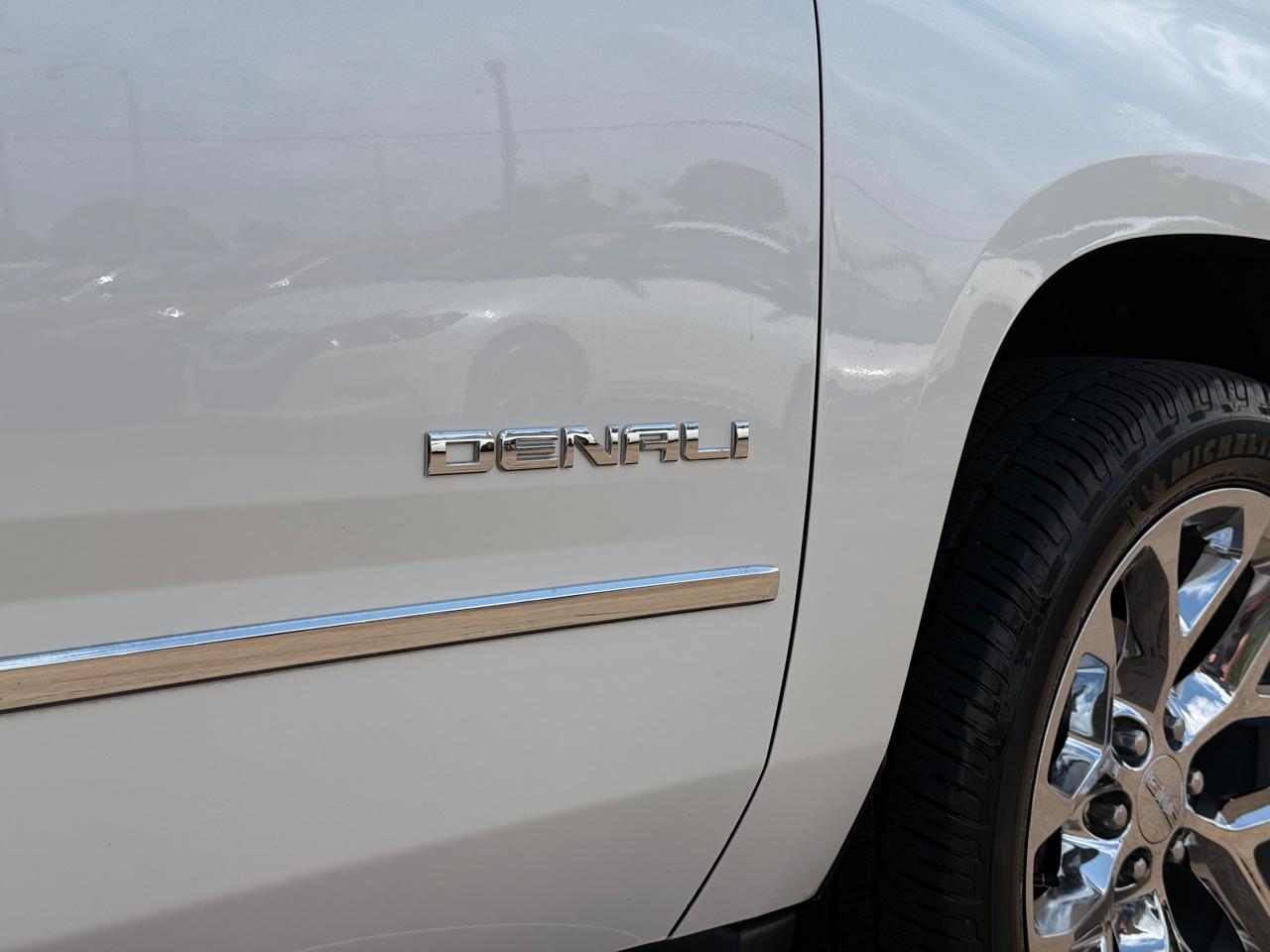 GMC Yukon Denali 2WD 2020