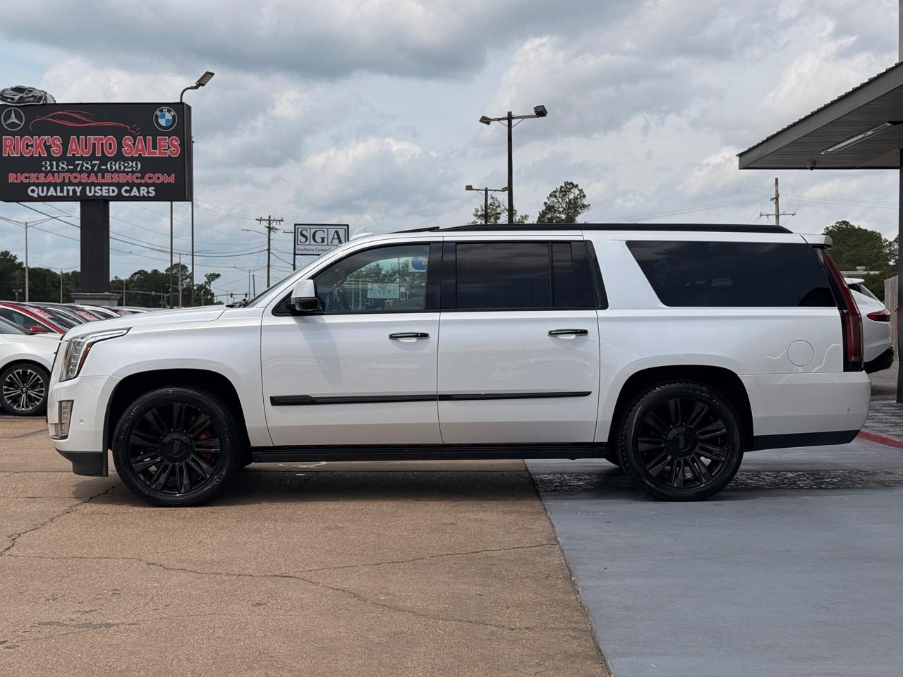 Cadillac Escalade ESV Platinum 4WD 2018