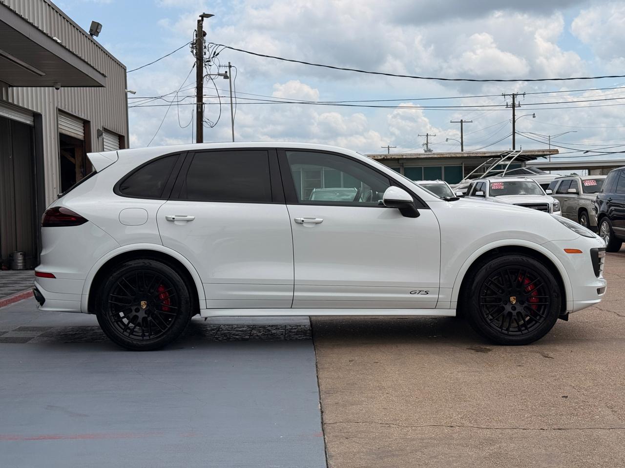 Porsche Cayenne GTS 2016