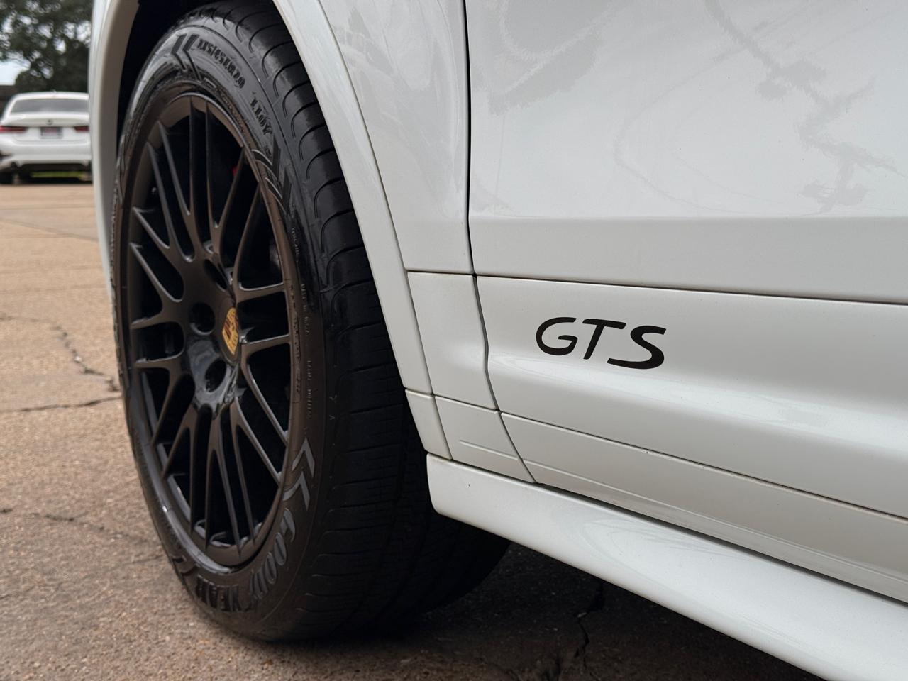 Porsche Cayenne GTS 2016
