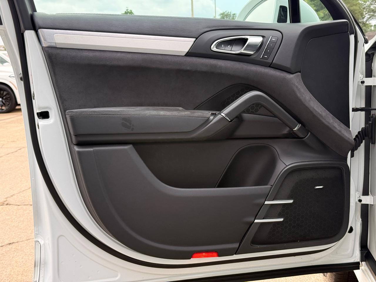 Porsche Cayenne GTS 2016