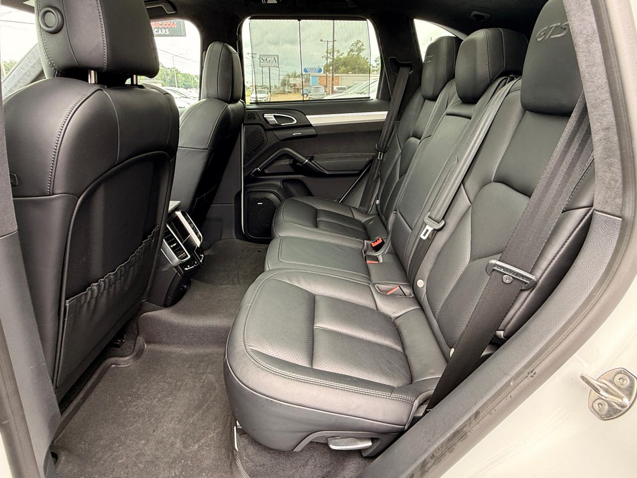Porsche Cayenne GTS 2016