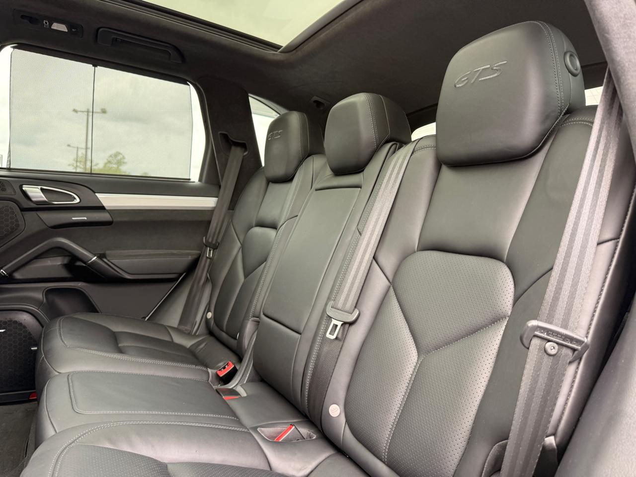 Porsche Cayenne GTS 2016