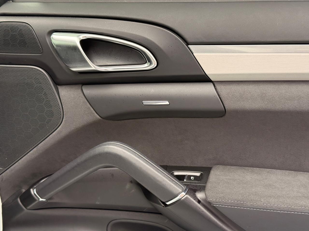 Porsche Cayenne GTS 2016