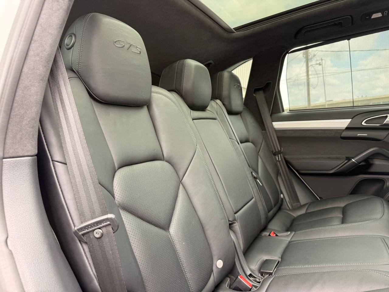 Porsche Cayenne GTS 2016
