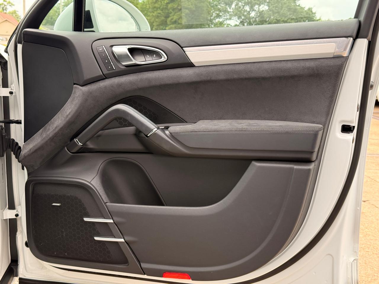 Porsche Cayenne GTS 2016