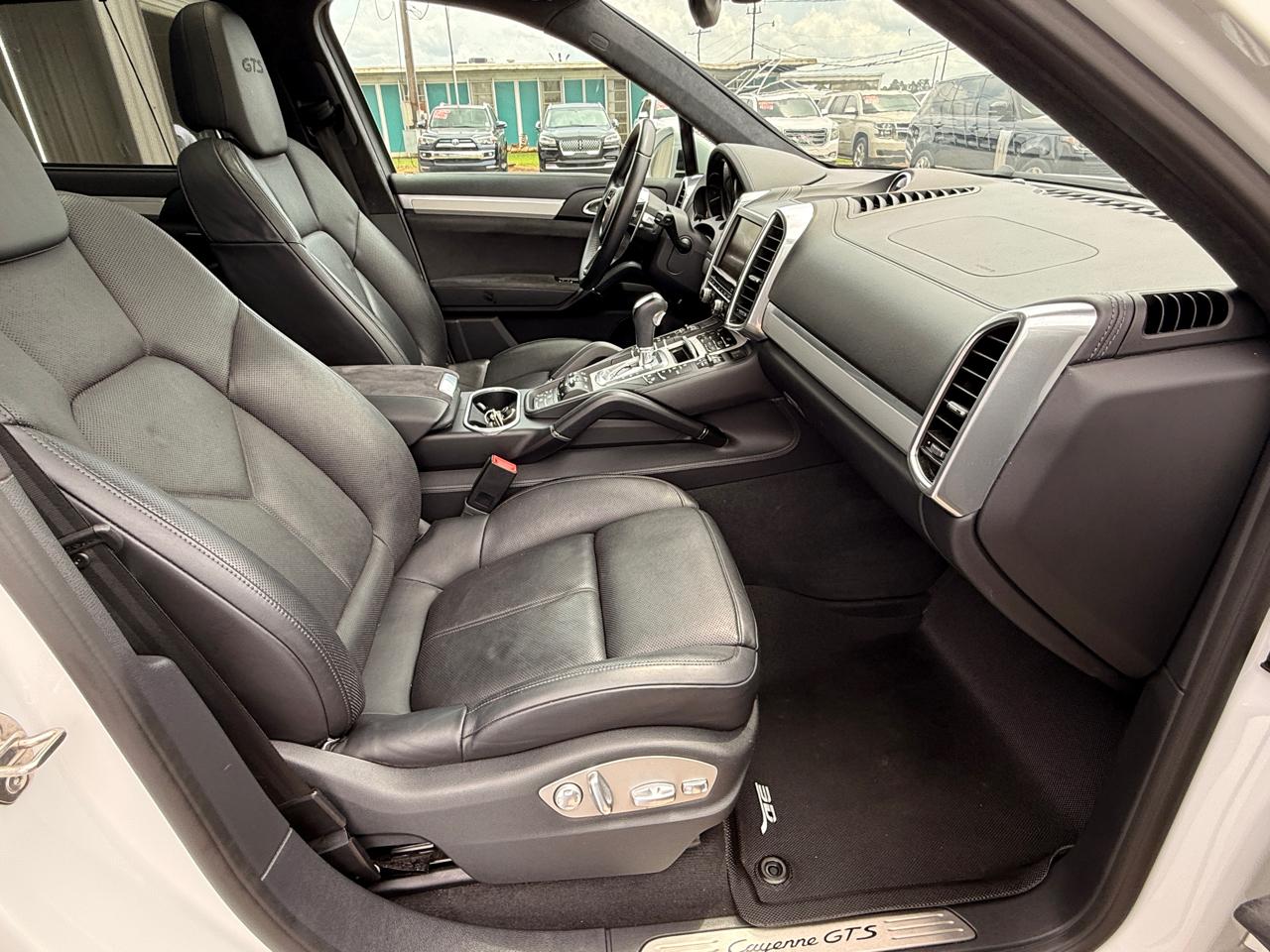 Porsche Cayenne GTS 2016