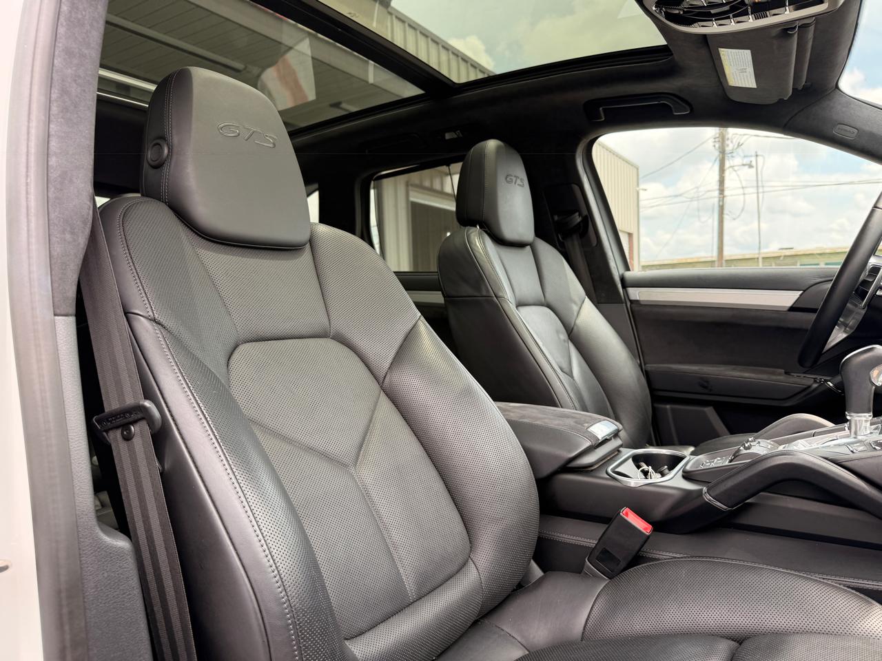 Porsche Cayenne GTS 2016