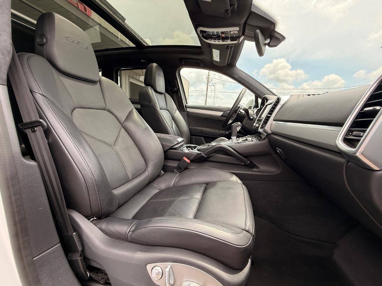 Porsche Cayenne GTS 2016