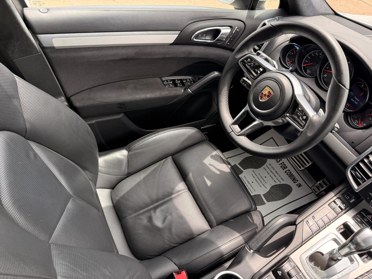 Porsche Cayenne GTS 2016