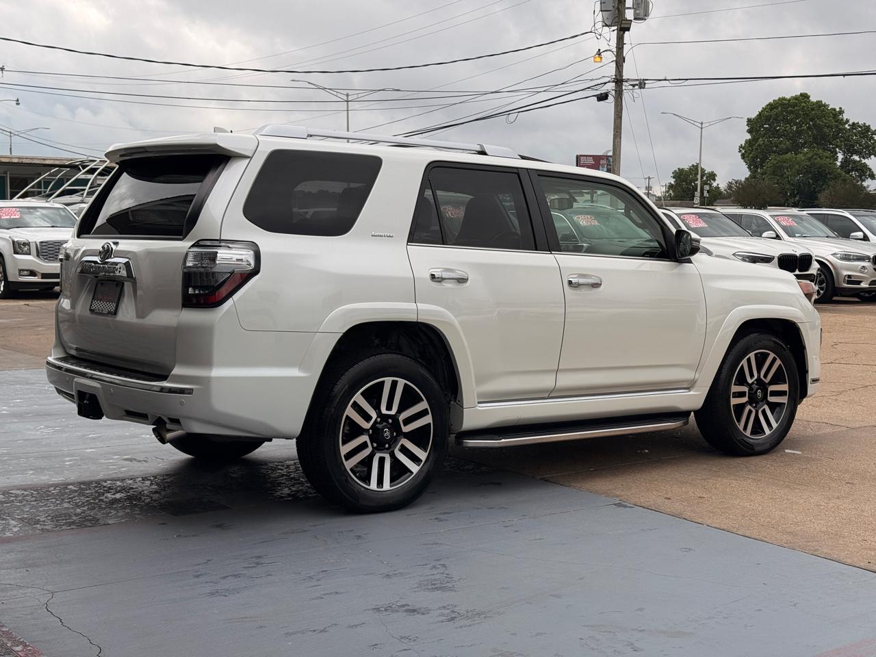 Toyota 4Runner SR5 2WD 2019
