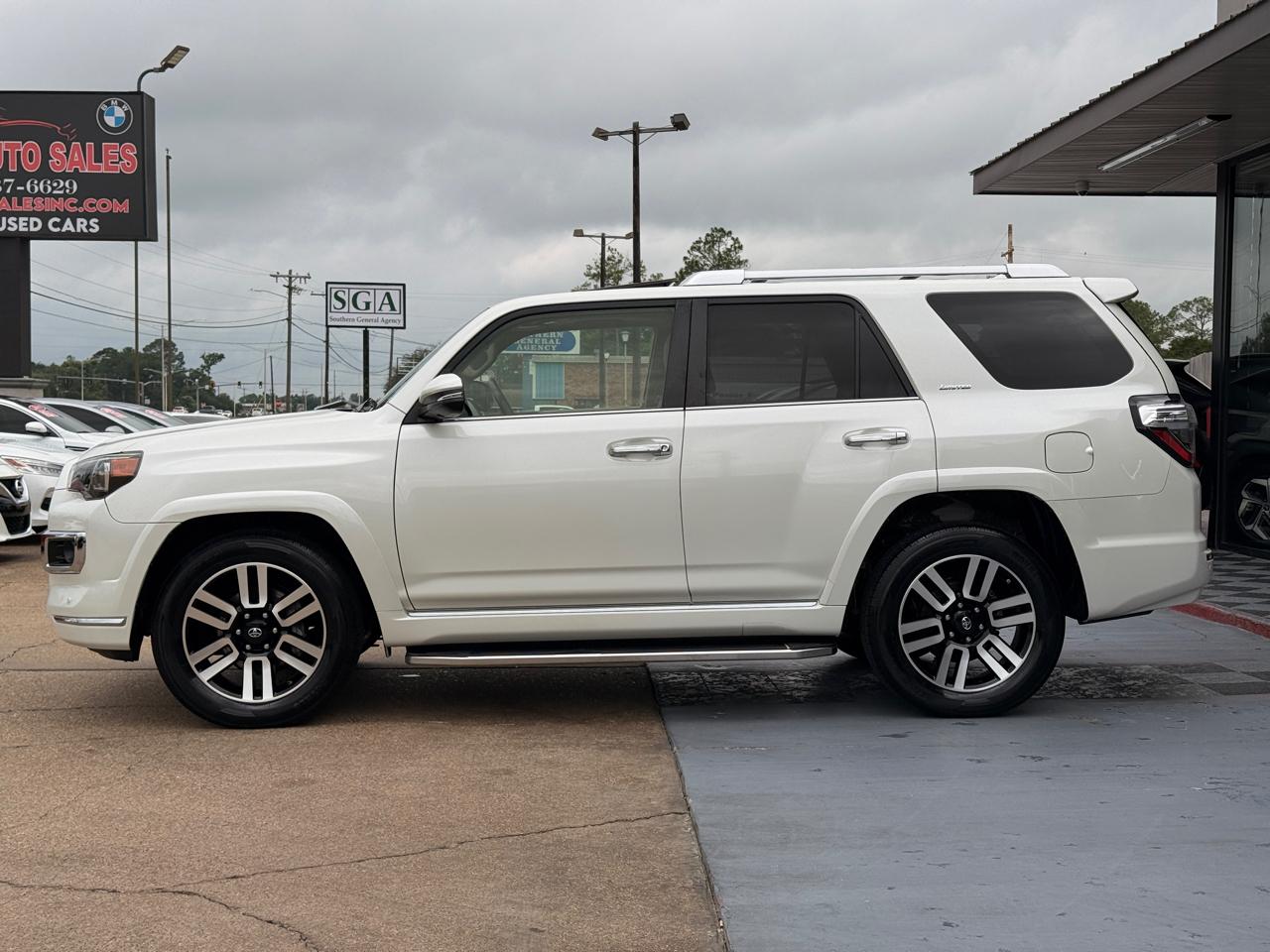 Toyota 4Runner SR5 2WD 2019