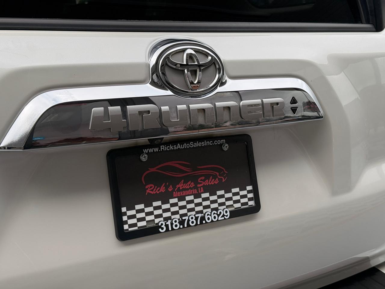 Toyota 4Runner SR5 2WD 2019