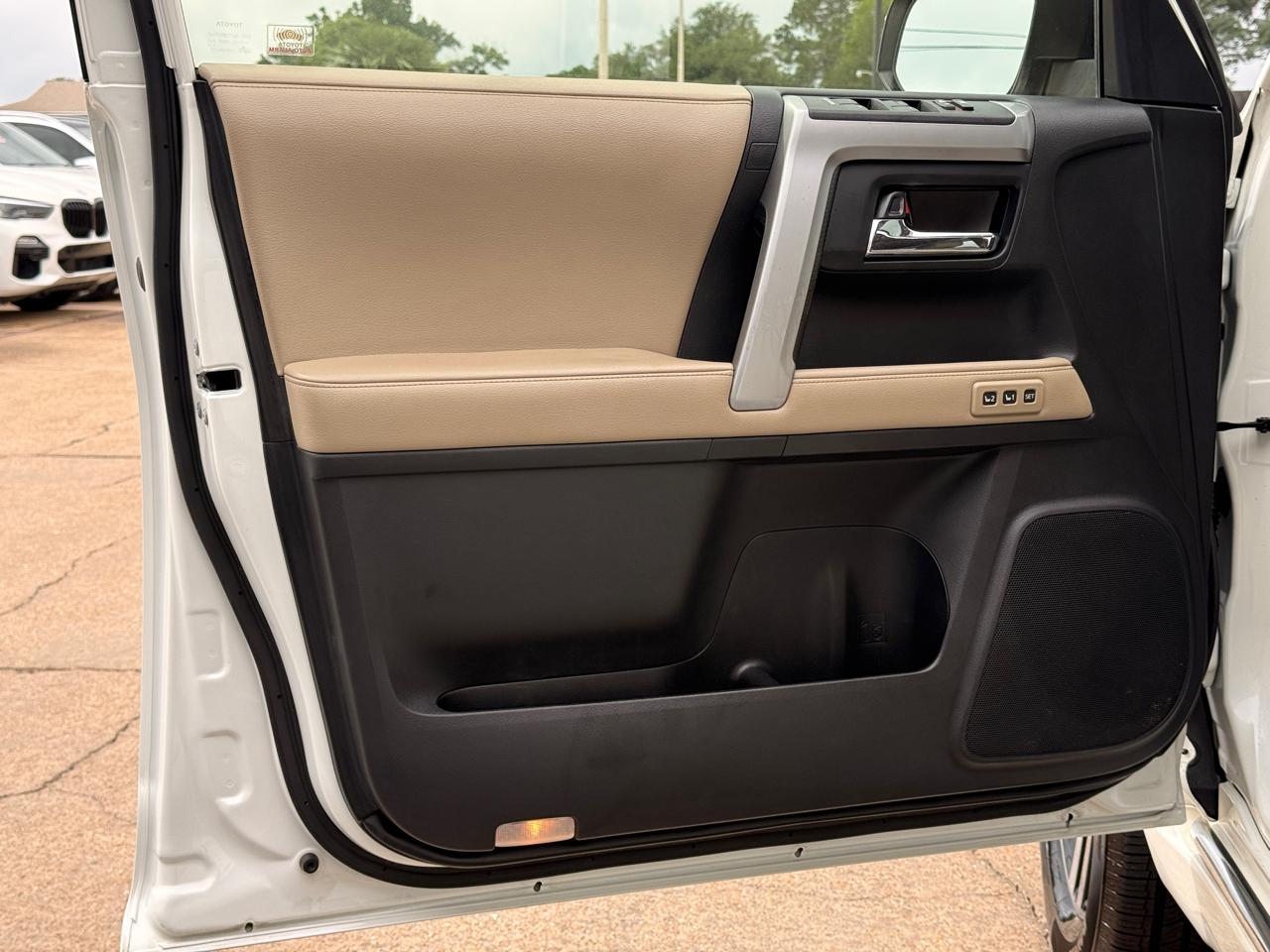 Toyota 4Runner SR5 2WD 2019