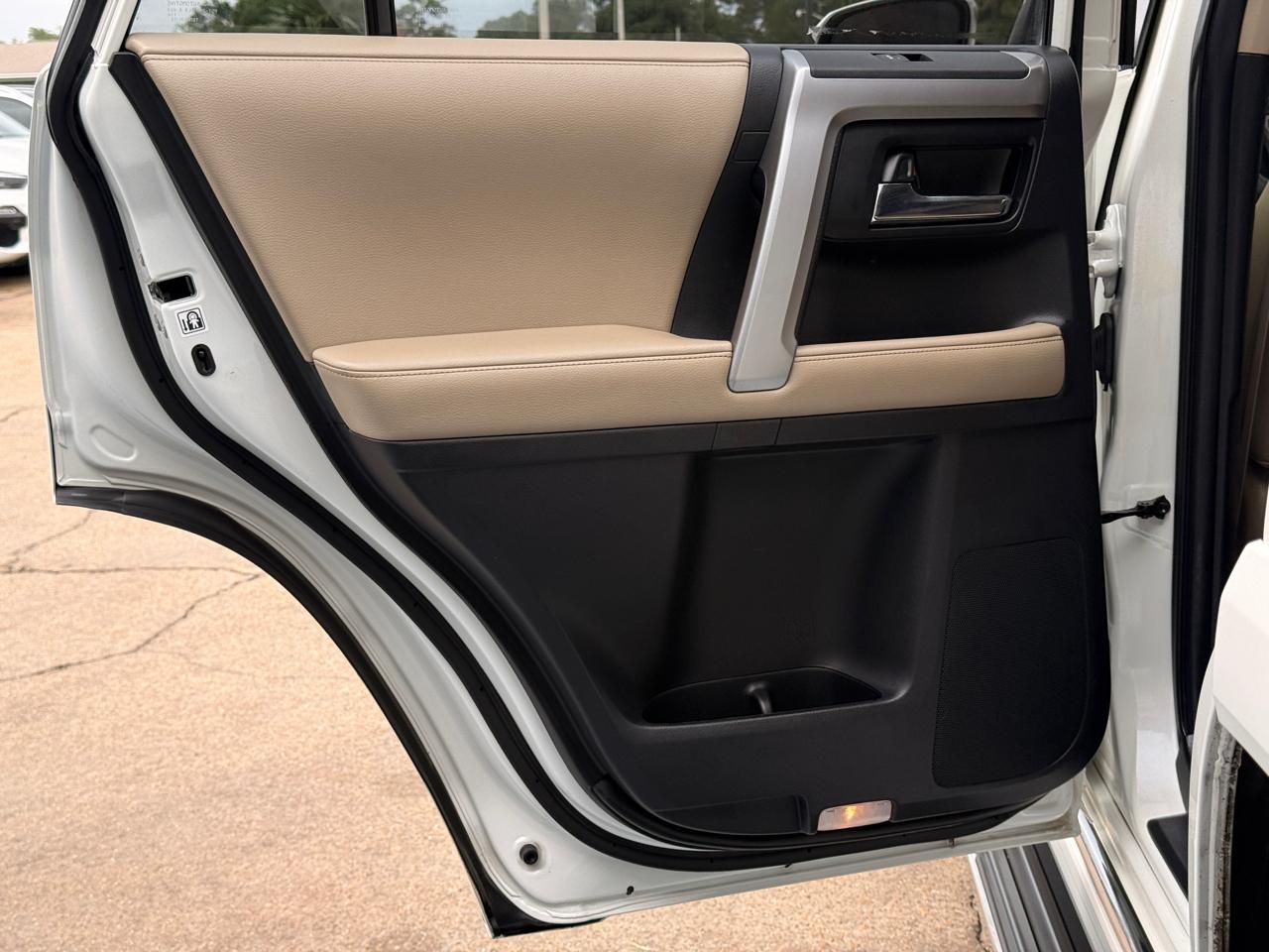 Toyota 4Runner SR5 2WD 2019