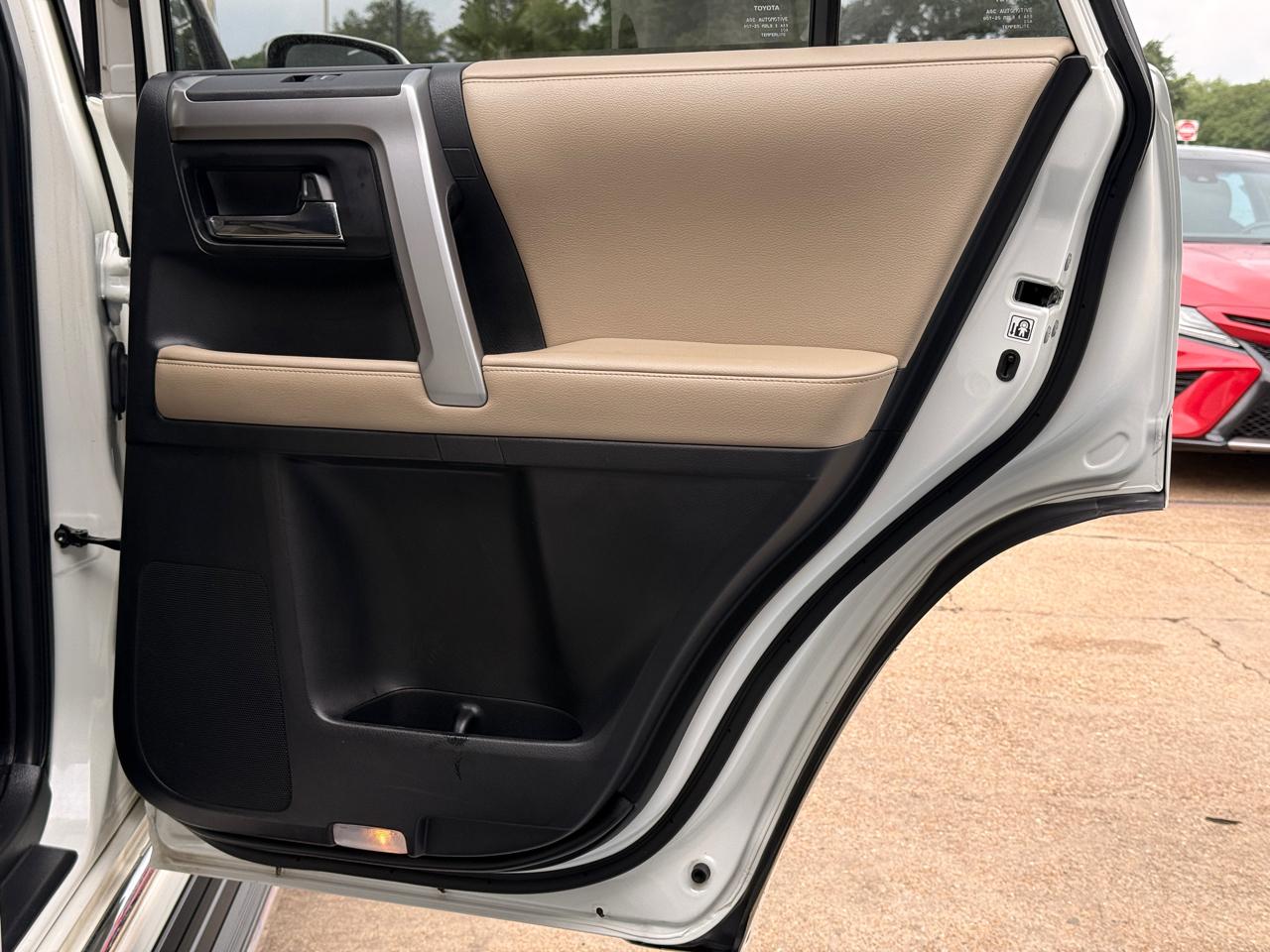 Toyota 4Runner SR5 2WD 2019