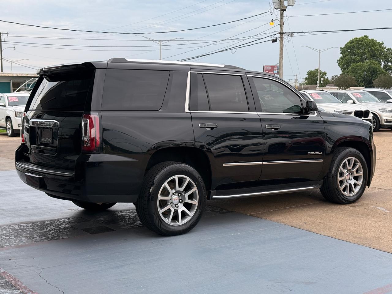 GMC Yukon Denali 4WD 2017