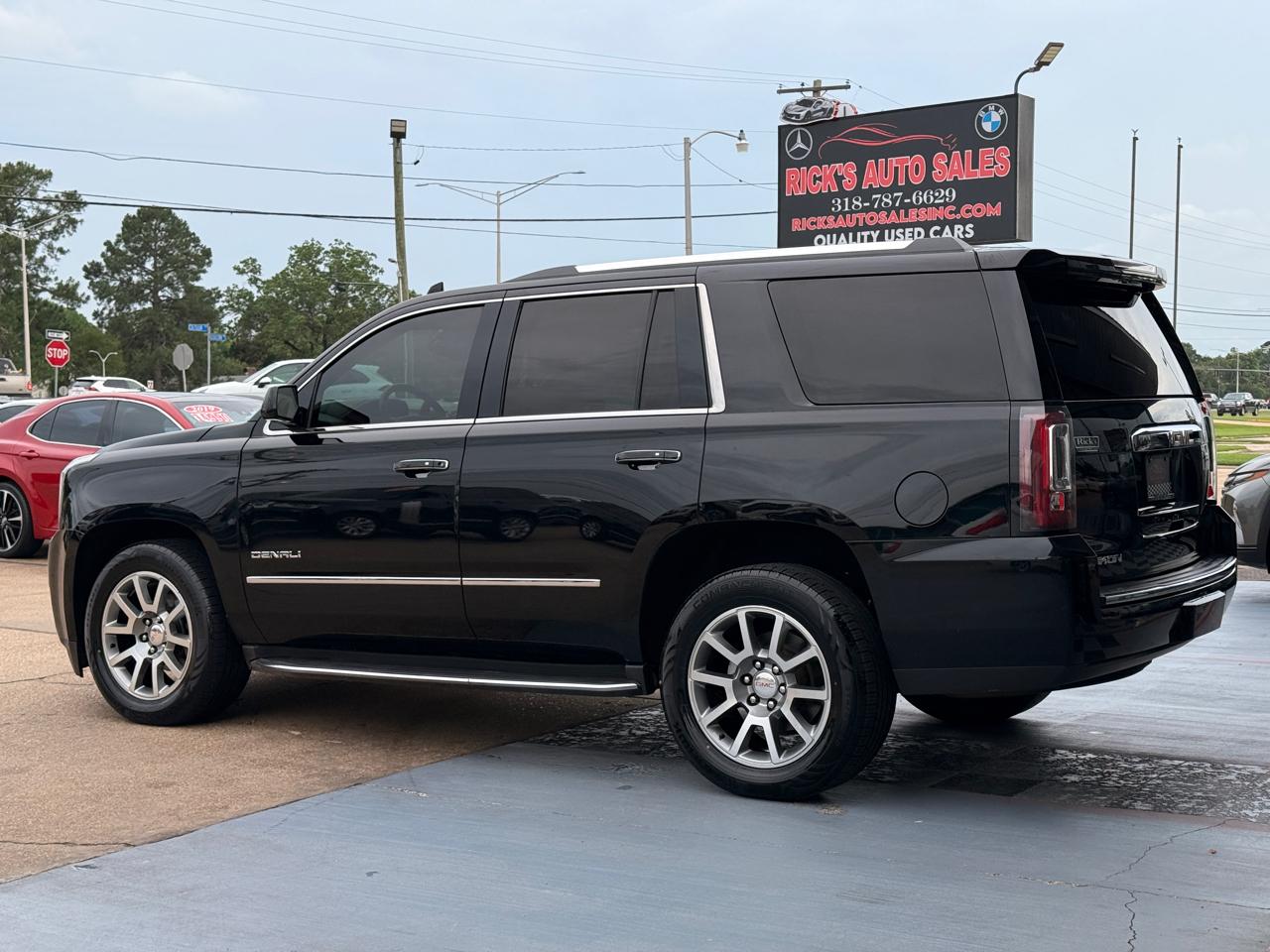 GMC Yukon Denali 4WD 2017