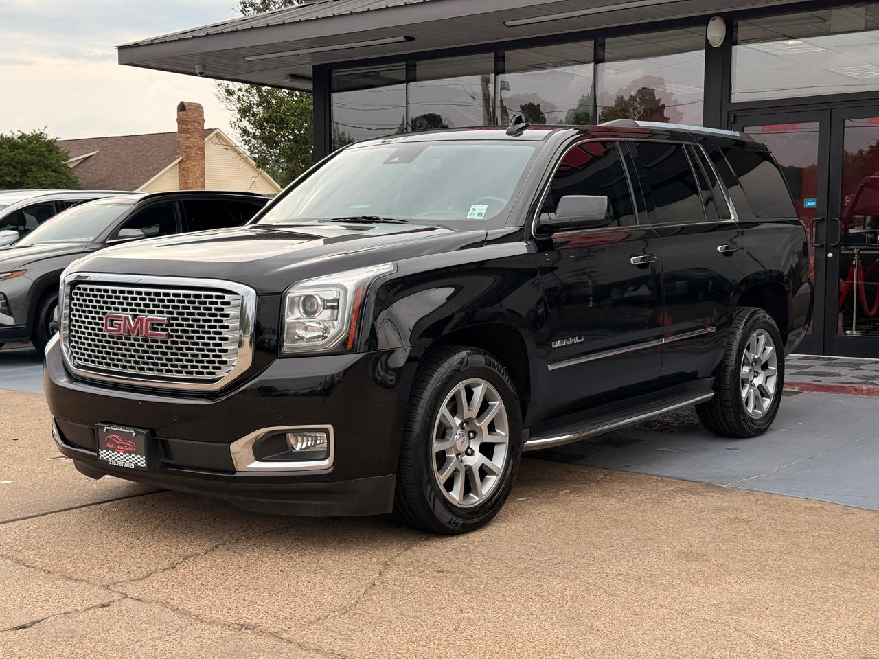 GMC Yukon Denali 4WD 2017