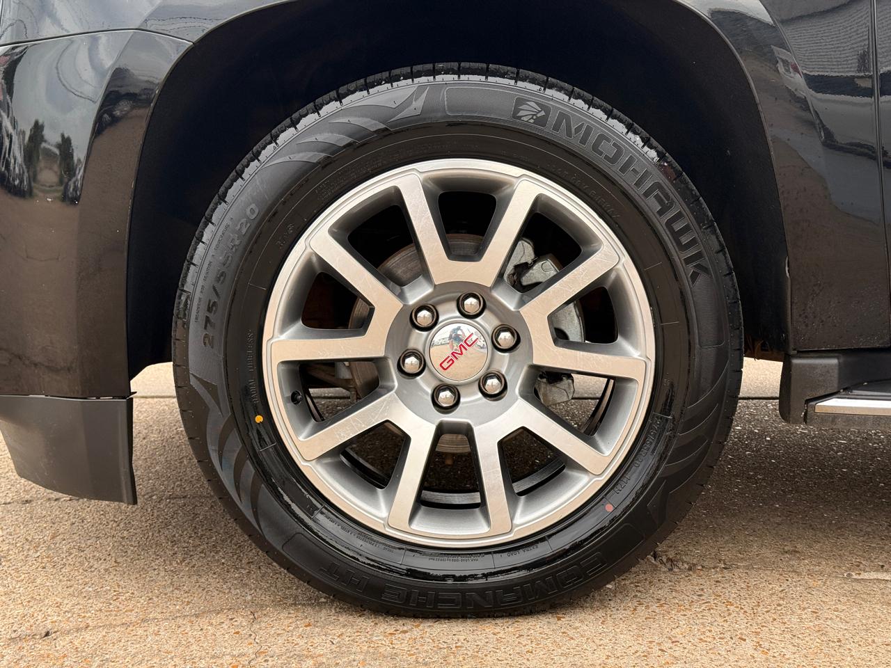 GMC Yukon Denali 4WD 2017