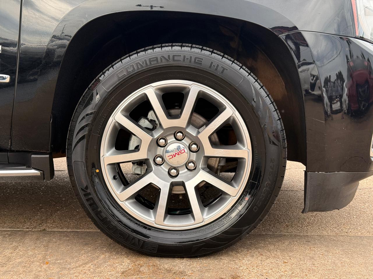 GMC Yukon Denali 4WD 2017