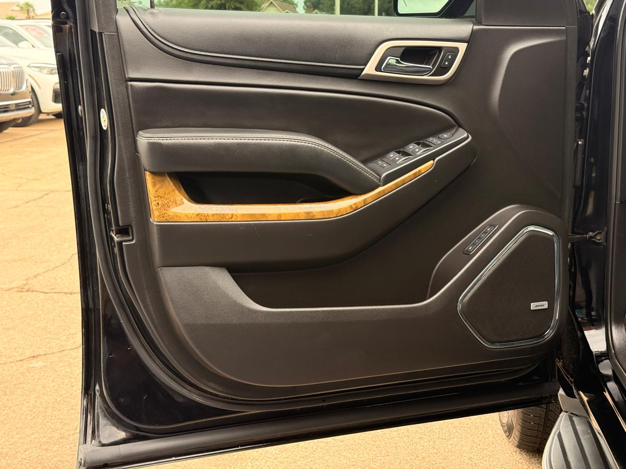 GMC Yukon Denali 4WD 2017