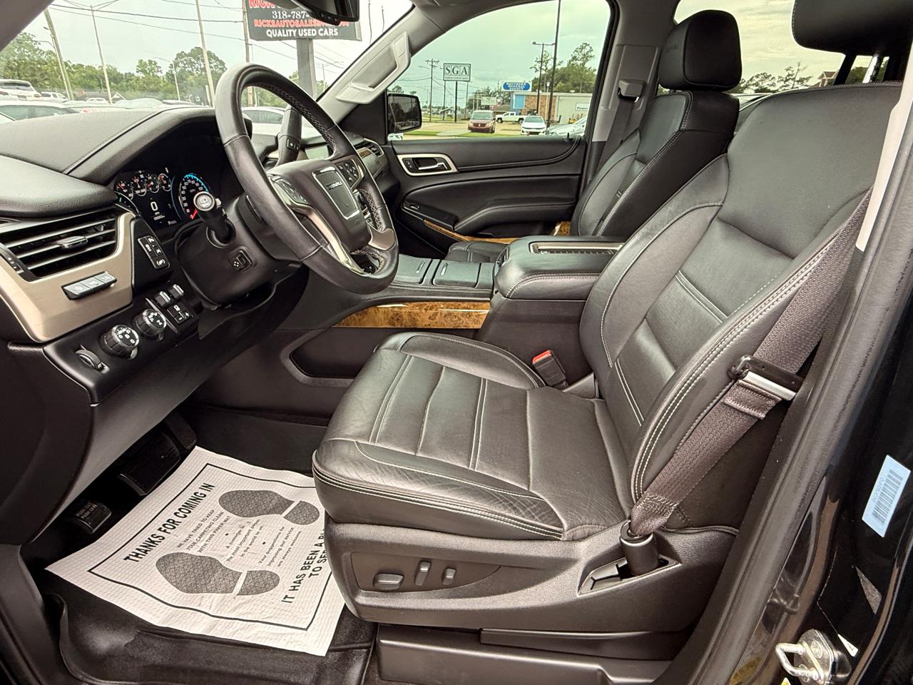 GMC Yukon Denali 4WD 2017