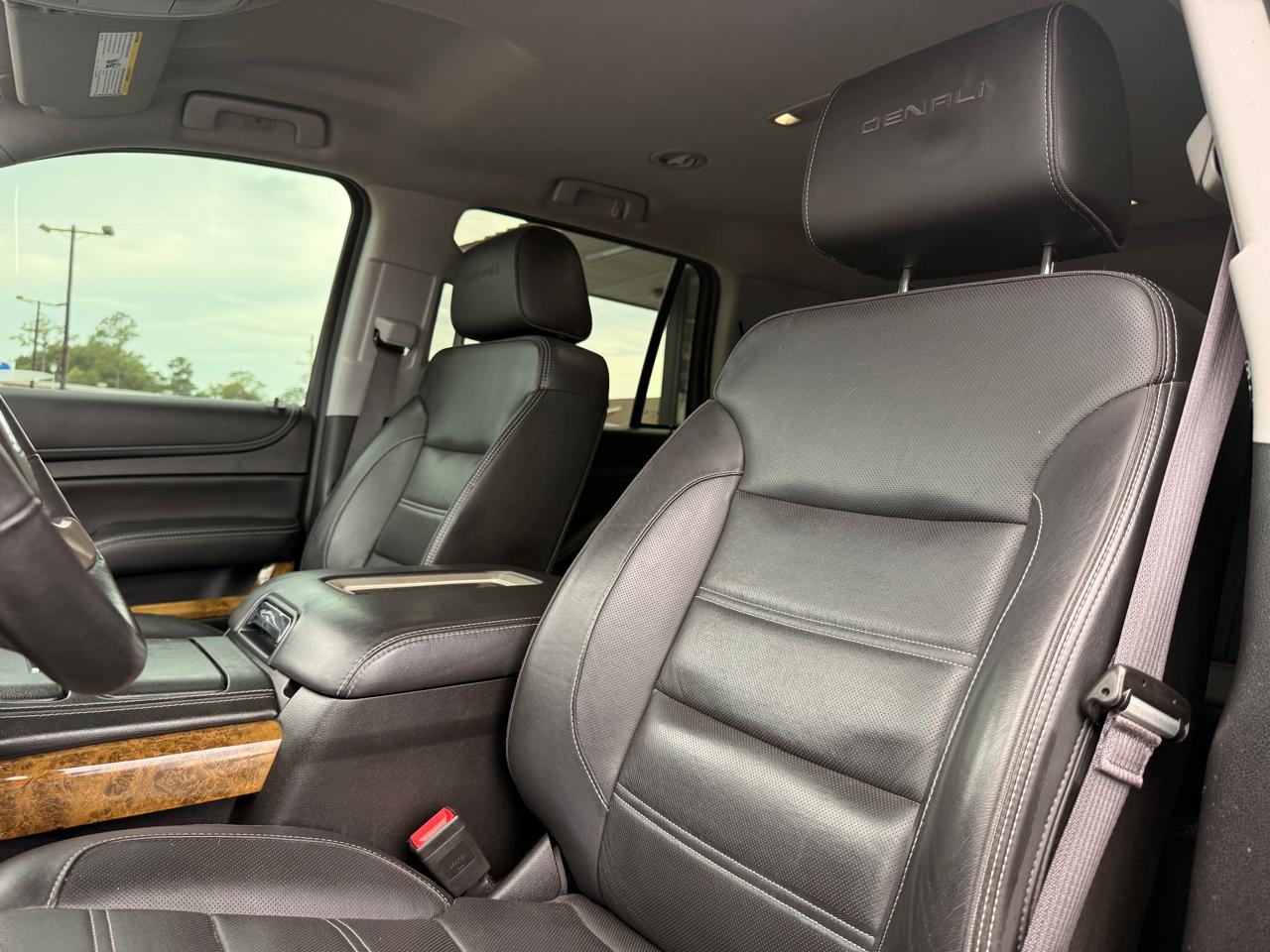 GMC Yukon Denali 4WD 2017