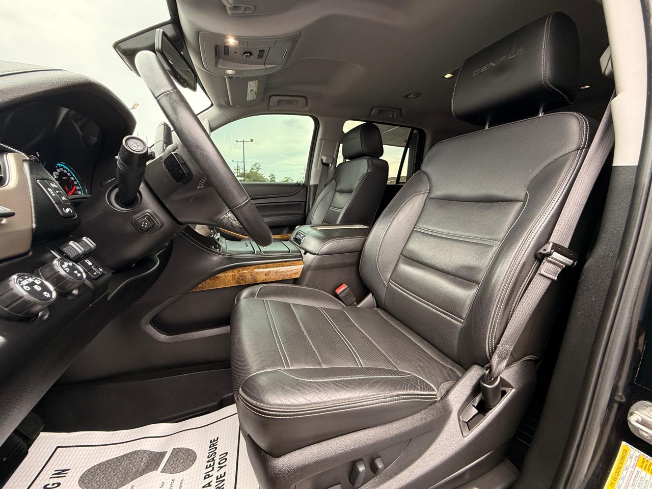 GMC Yukon Denali 4WD 2017