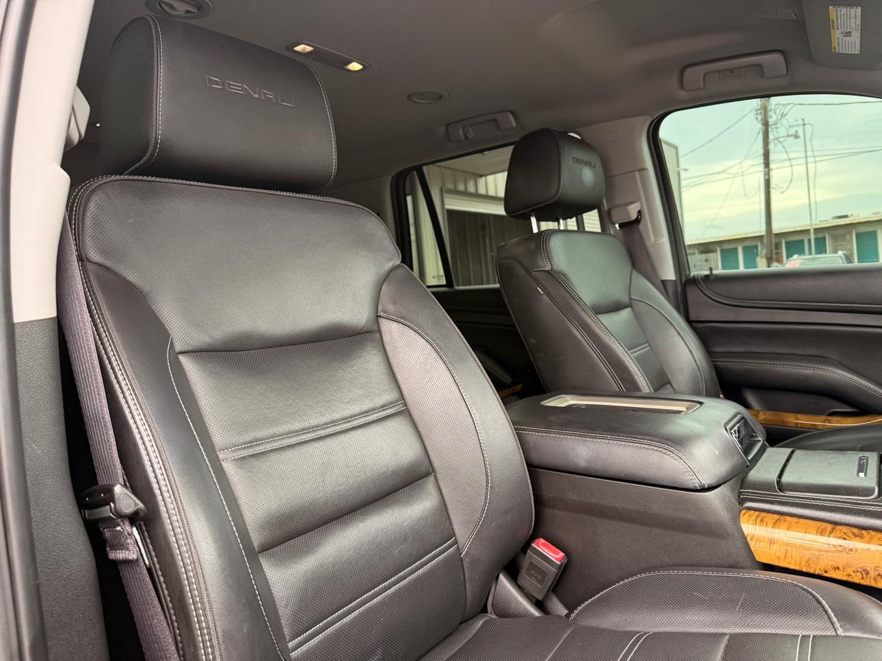 GMC Yukon Denali 4WD 2017