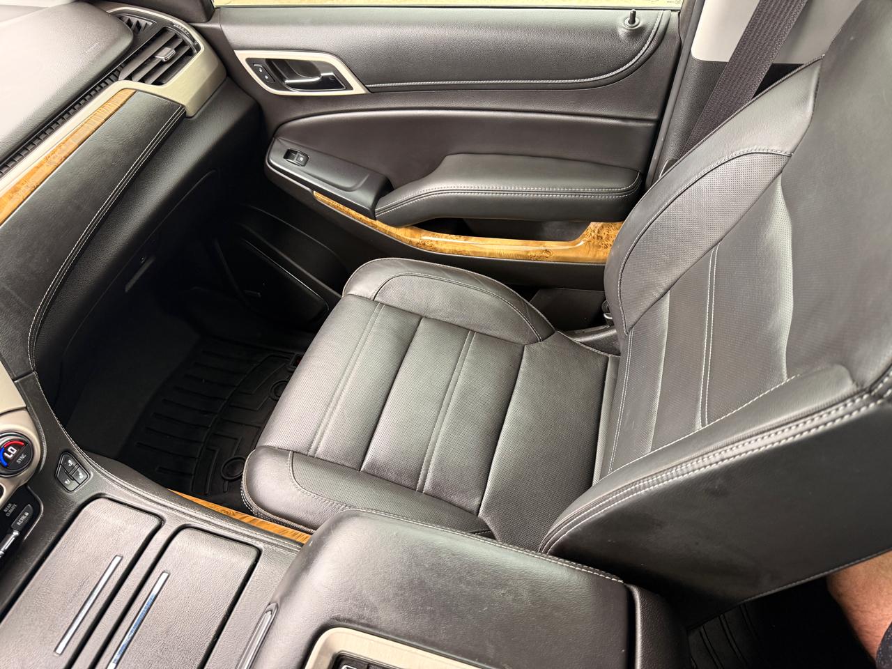 GMC Yukon Denali 4WD 2017