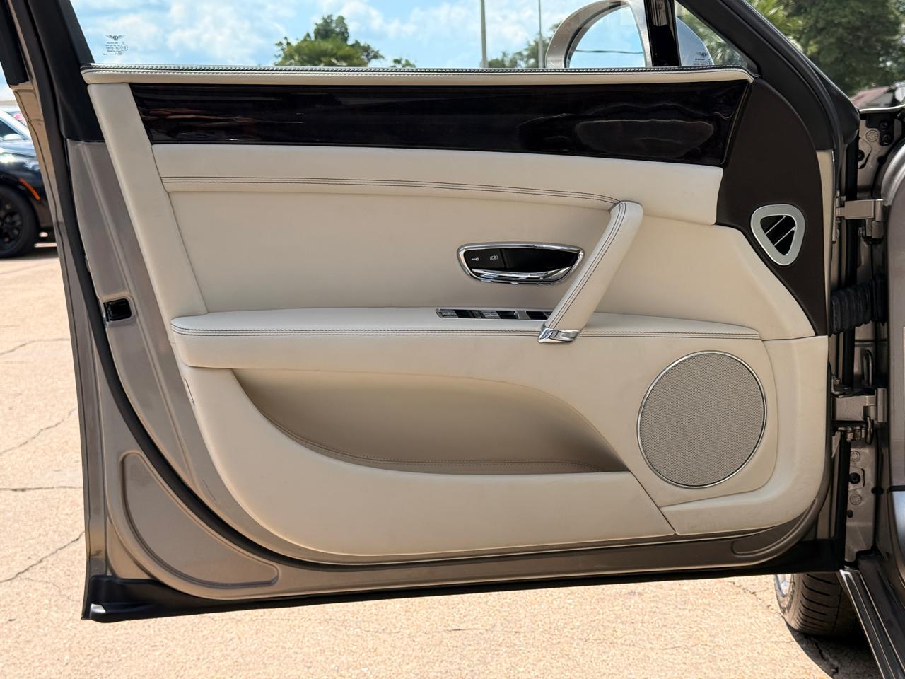 Bentley Flying Spur  2016