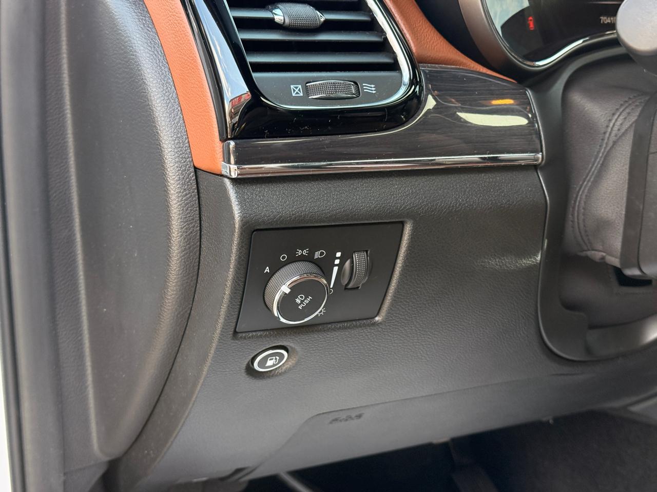 Jeep Grand Cherokee Overland 2WD 2021