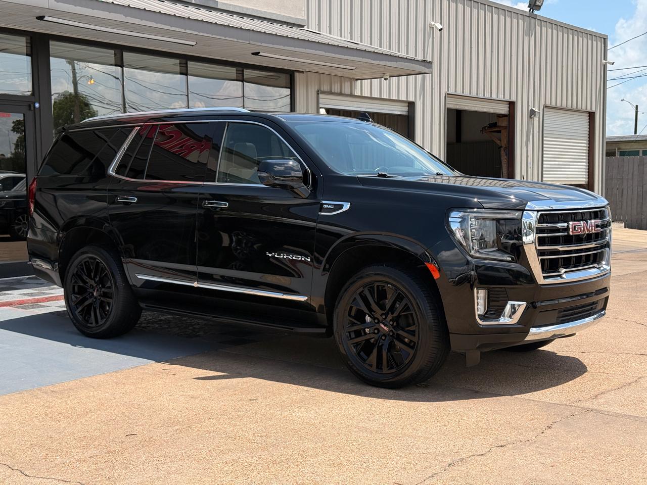 GMC Yukon SLT 2WD 2021