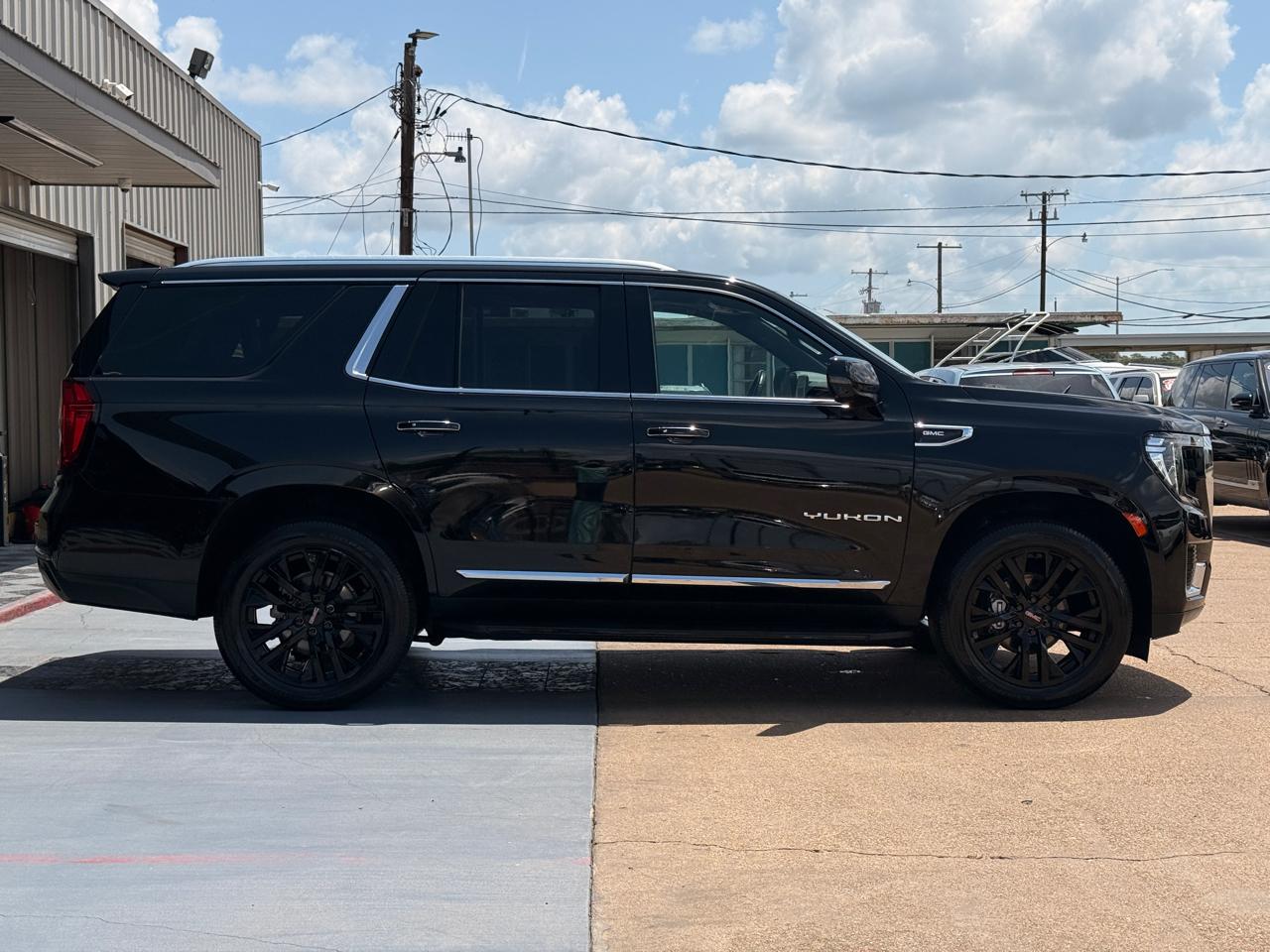 GMC Yukon SLT 2WD 2021