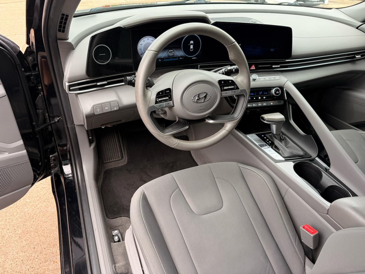 Hyundai Elantra SEL 2023