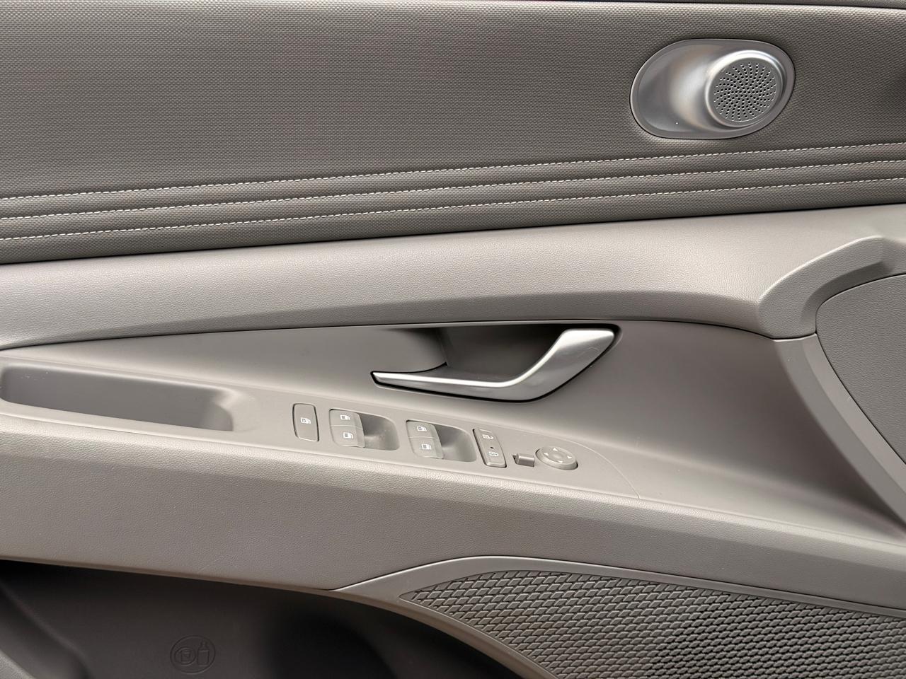 Hyundai Elantra SEL 2023