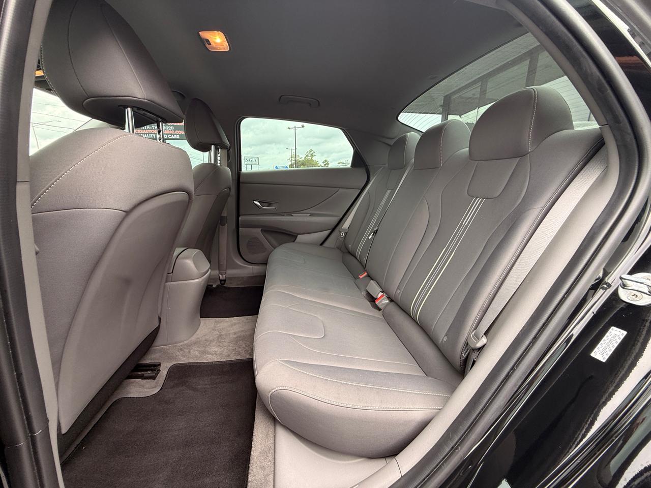 Hyundai Elantra SEL 2023