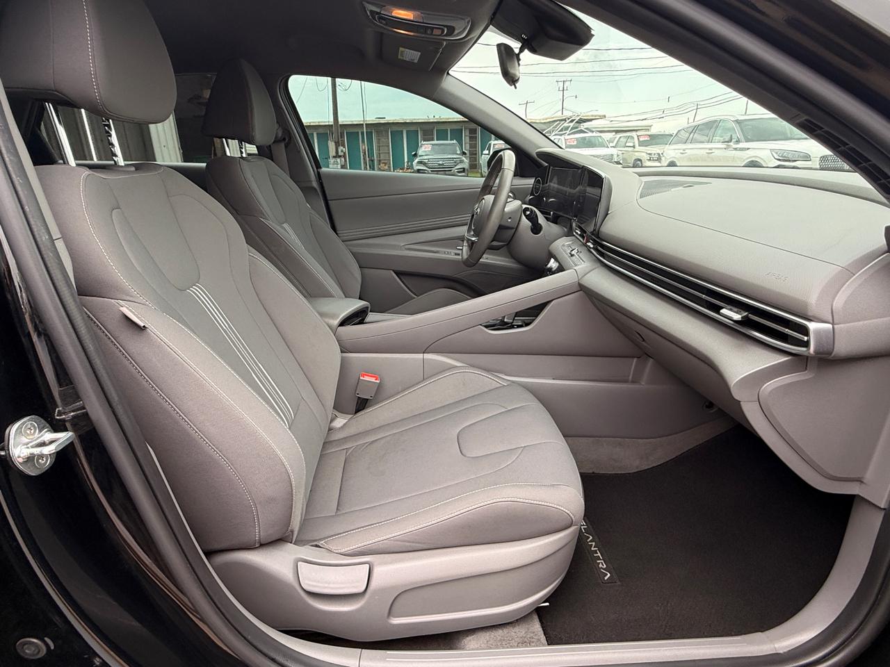 Hyundai Elantra SEL 2023