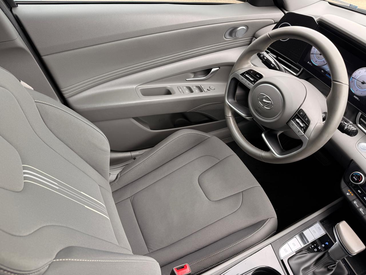 Hyundai Elantra SEL 2023