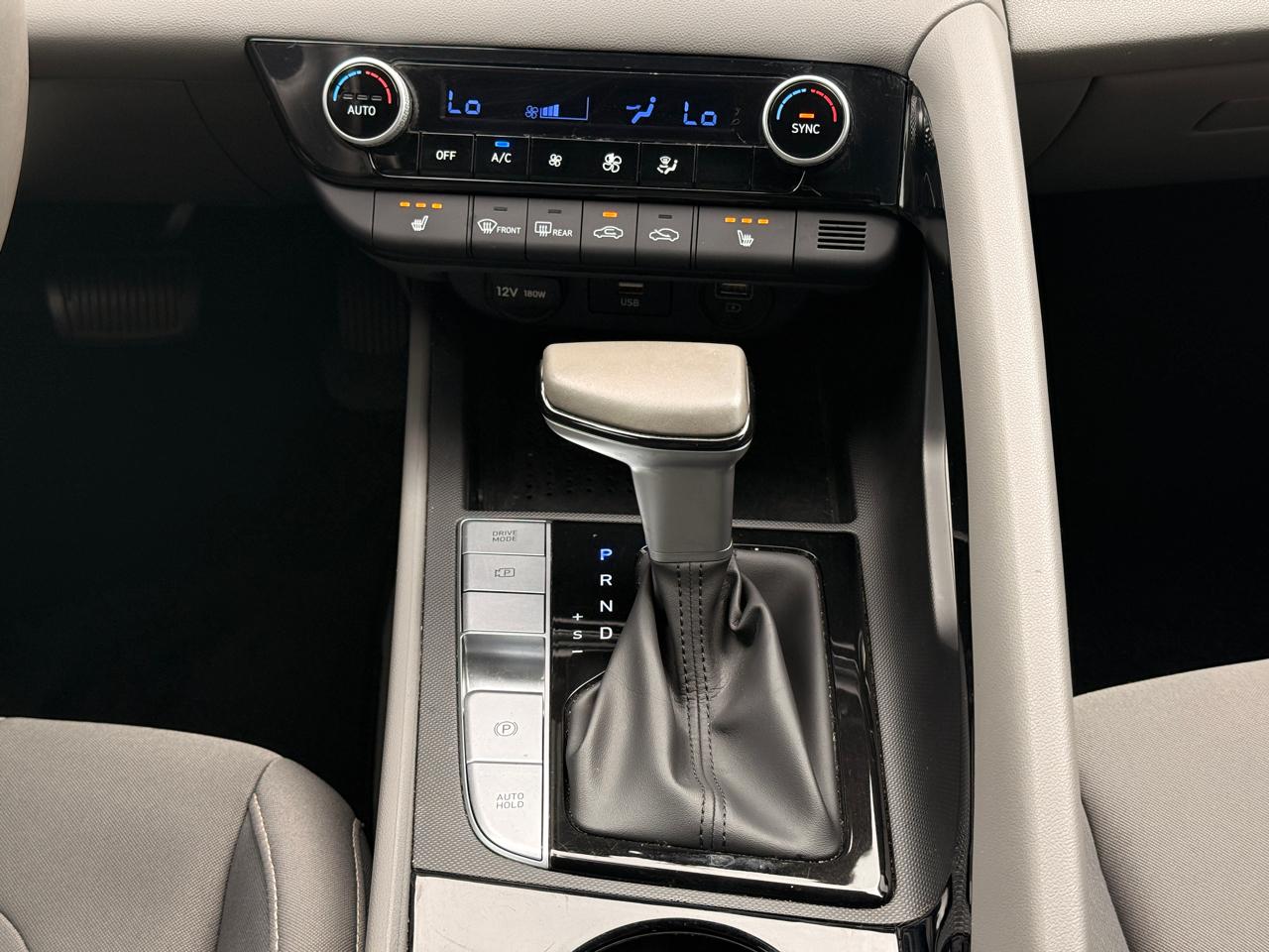 Hyundai Elantra SEL 2023