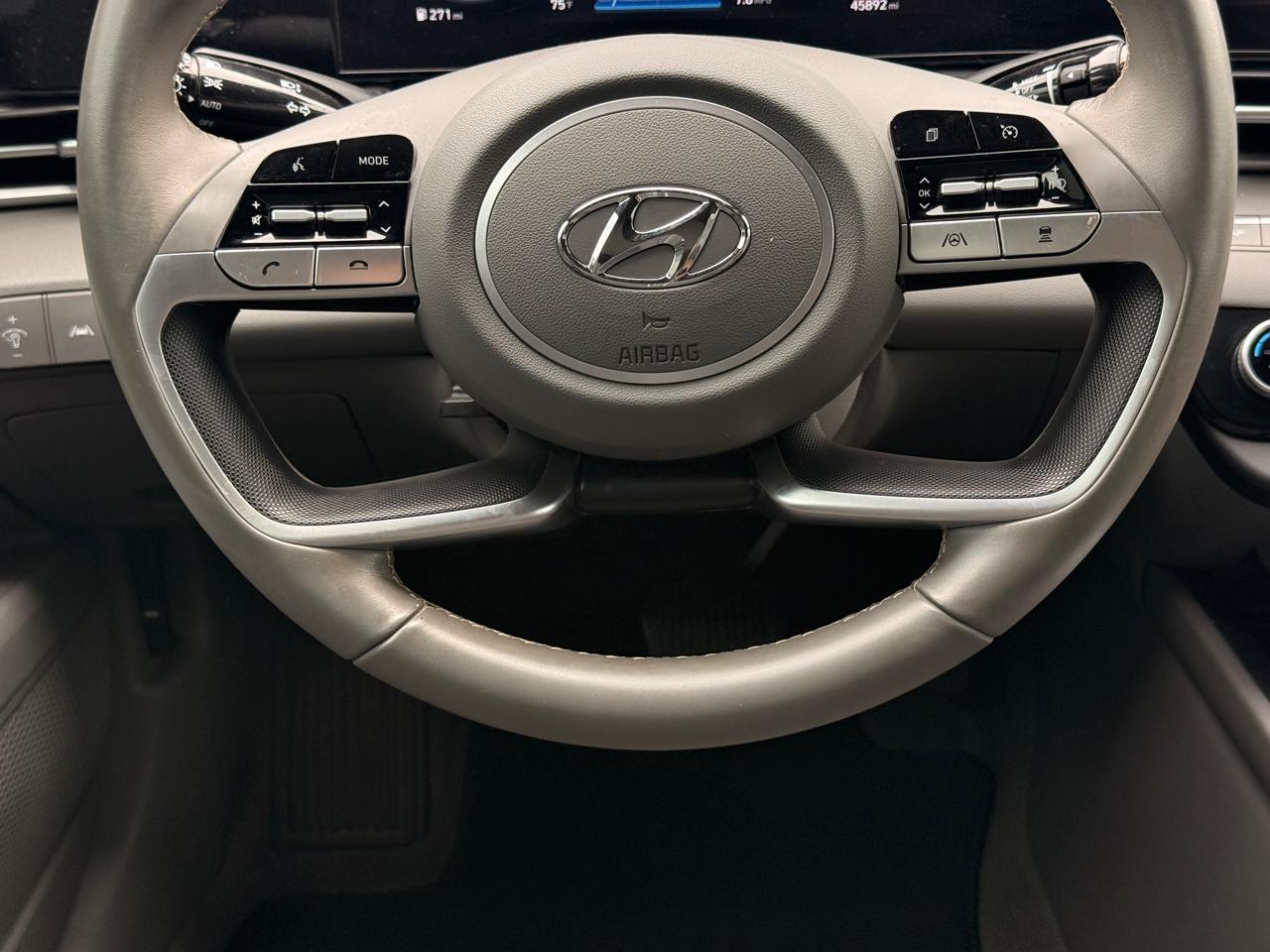 Hyundai Elantra SEL 2023
