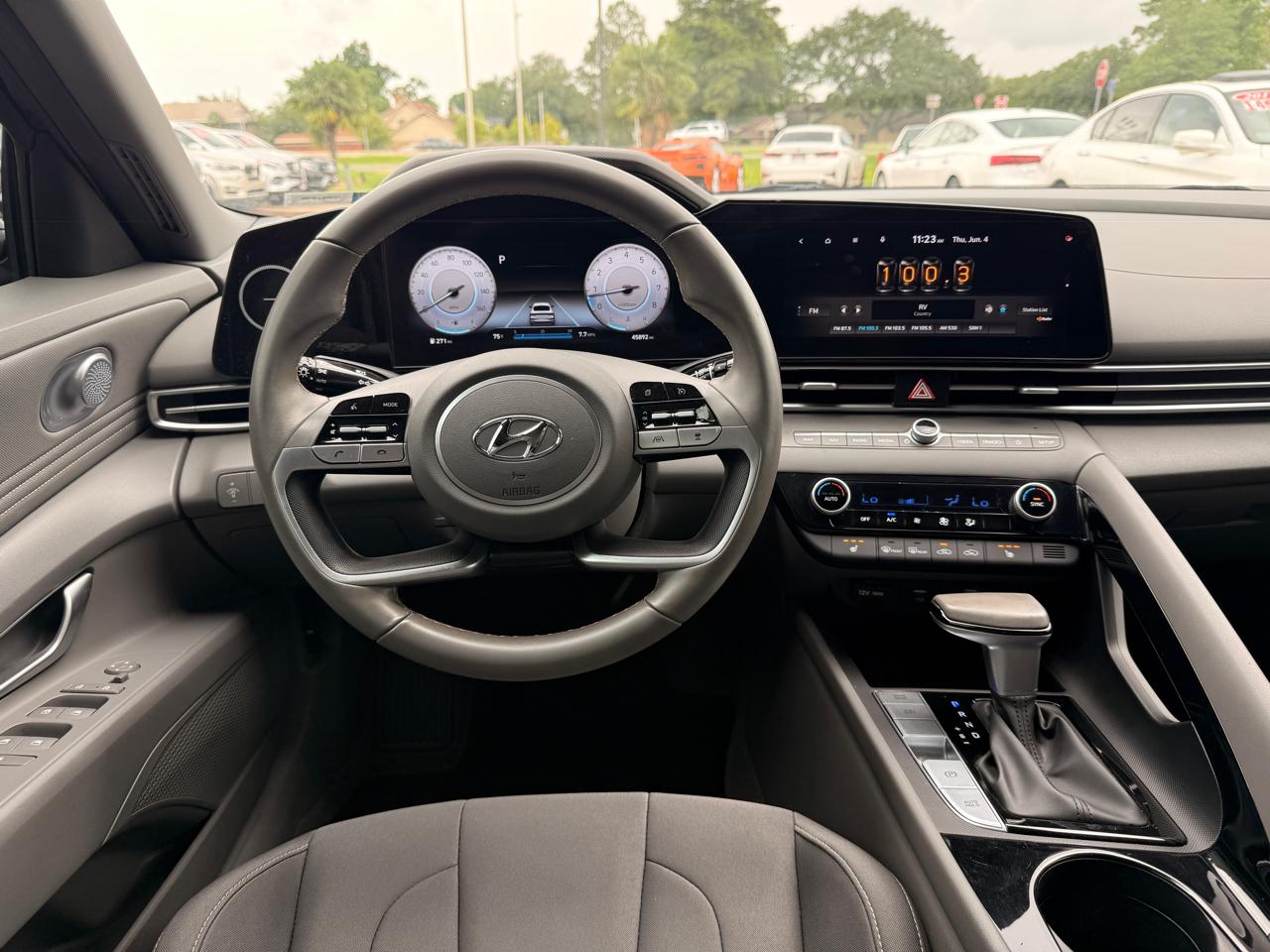 Hyundai Elantra SEL 2023